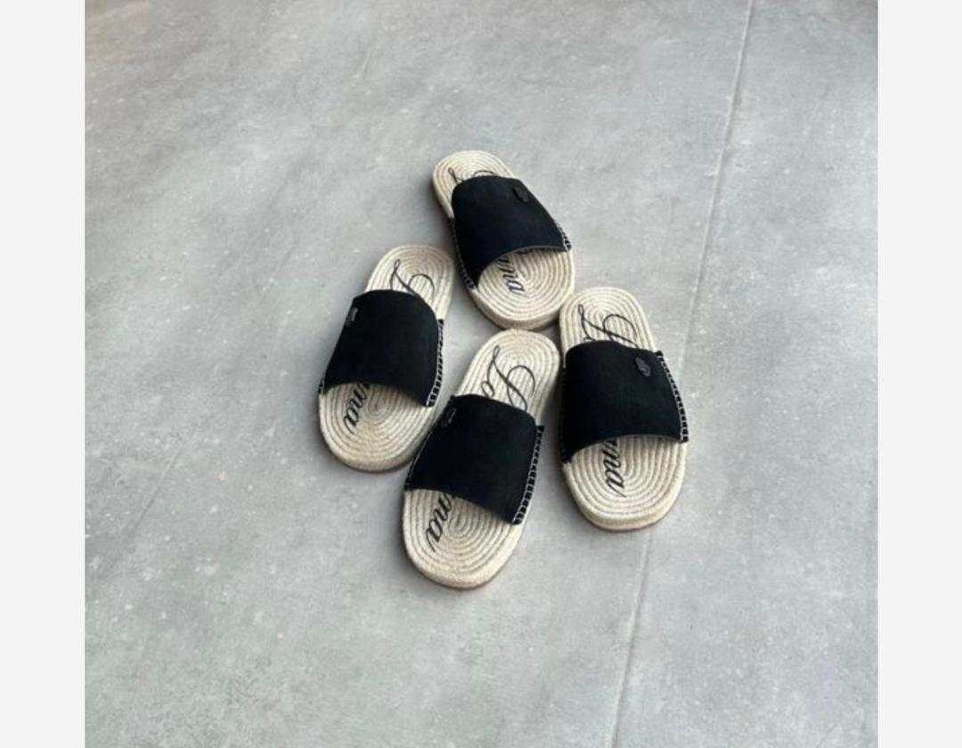 Premium men slippers